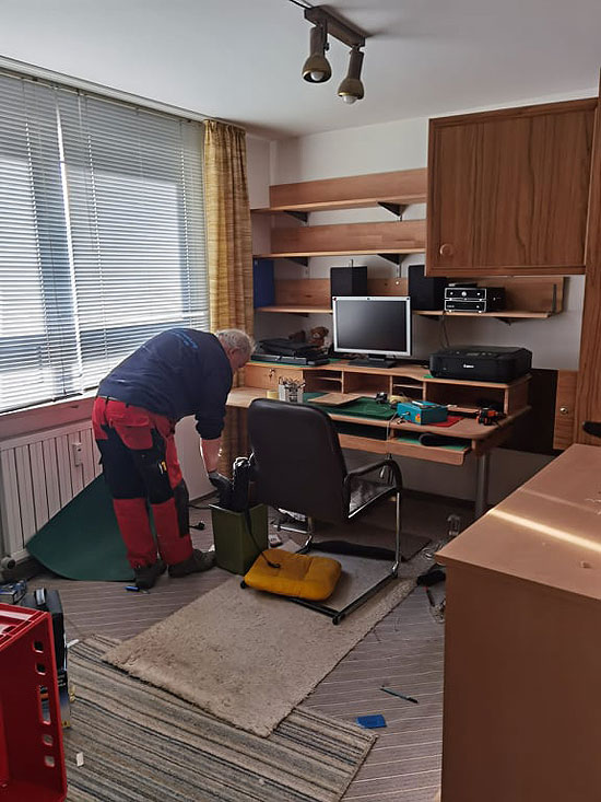 Entrümpelung in München: Fakten, Tipps & Tricks (©Foto: iStock Amdrey Popov)